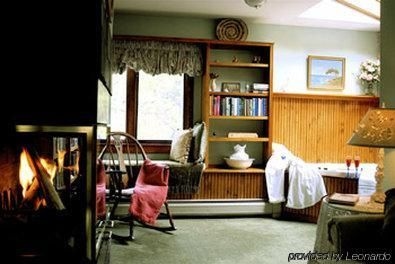 Romantic RiverSong Inn4