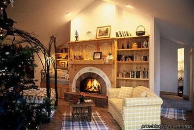 Romantic RiverSong Inn1