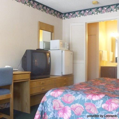 Huntington Inn3