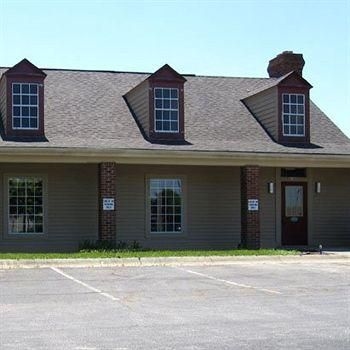Budget Inn Toledo Maumee3