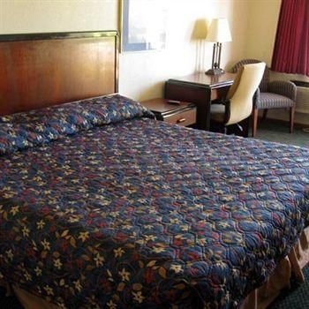 Budget Inn Toledo Maumee2