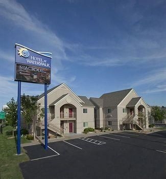 HOTEL AT WATERWALK3