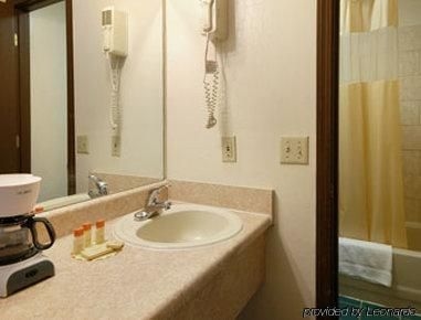 DAYS INN ERICK4