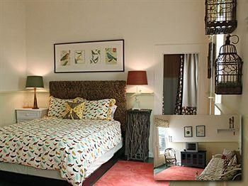 Atrium Bed & Breakfast2