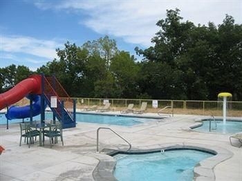 Lodges at Table Rock Lake1