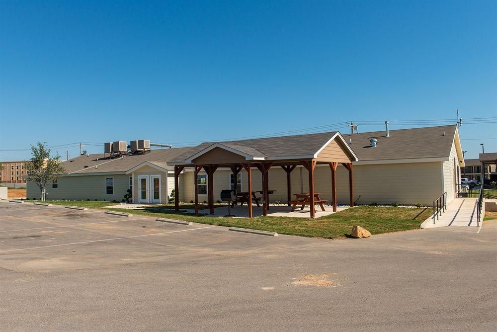 Eagle Ford Cabins1