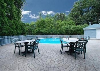 Comfort Inn Clifton Park3