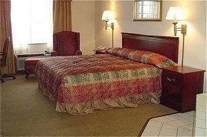 American Inn and Suites Marianna1