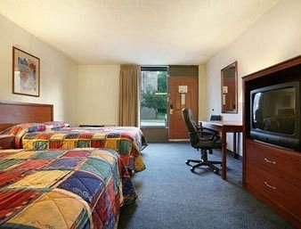 Howard Johnson Inn And Suites Springfield3