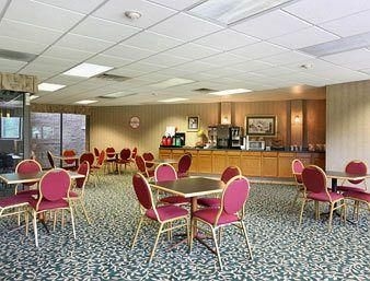 Howard Johnson Inn And Suites Springfield1