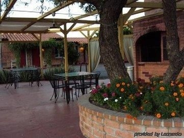 La Siesta Motel0