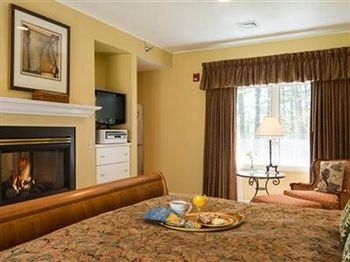 Stone Hill Inn1