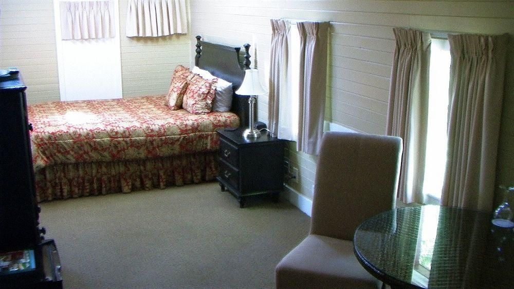 Napa Valley Railway Inn3