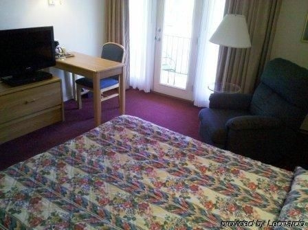 Alpine Lodge & Suites2