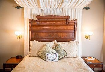 Victorian Dreams Bed and Breakfast3