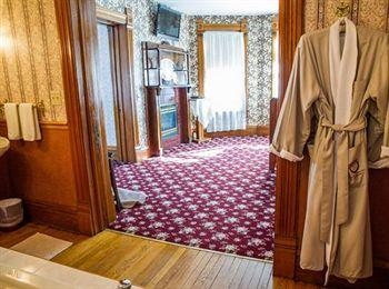 Victorian Dreams Bed and Breakfast4