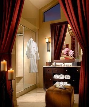 The Spa Suites at the Rustic3