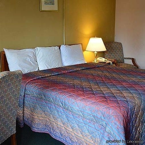 Liberty Inn Motel4