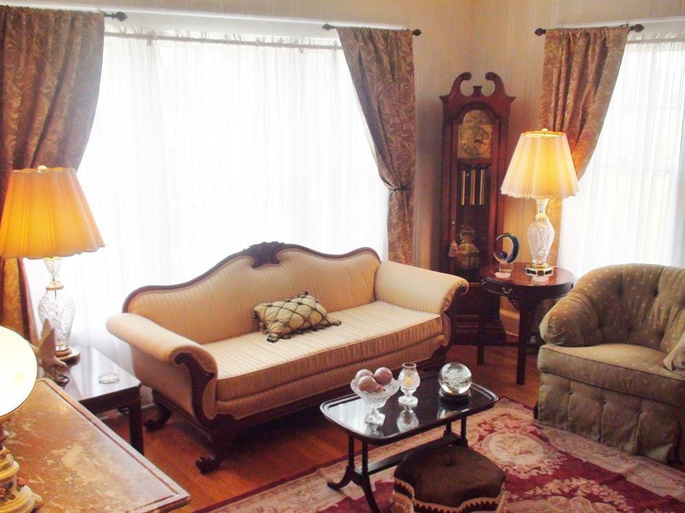 Barrington Manor Bed and Breakfast0