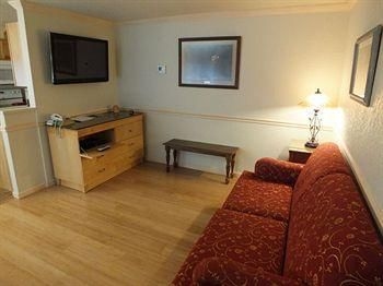 YELLOWSTONE GATEWAY INN0