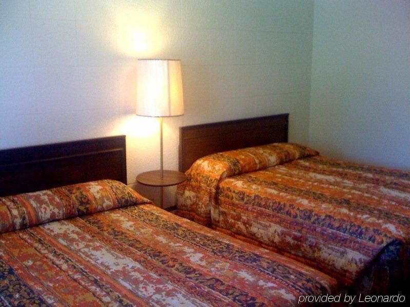 Cool Springs Inn1