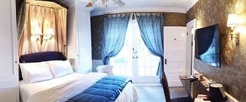 The Riverview Hotel2
