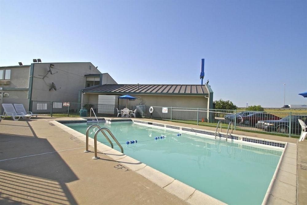 Motel 6 Shawnee1
