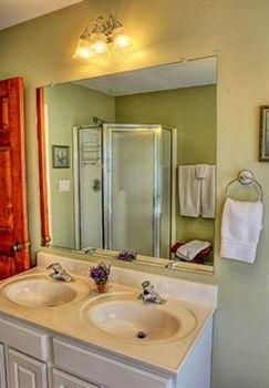 Lavender Heights Bed and Breakfast4