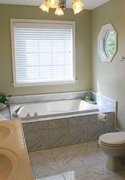 Lavender Heights Bed and Breakfast3