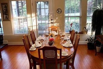 Lavender Heights Bed and Breakfast0