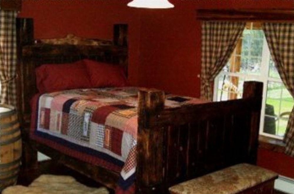BLONDE BEAR BED AND BREAKFAST3