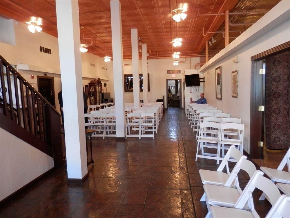 GasLight Inn1