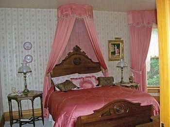 Isadoras Bed and Breakfast4