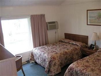 Hickory Grove Motor Inn2