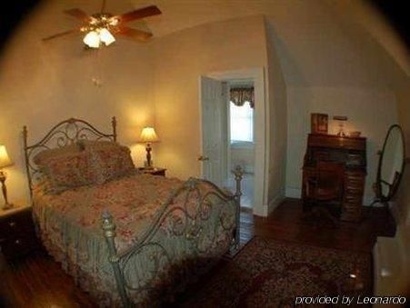 Avenue Inn Bed and Breakfast2