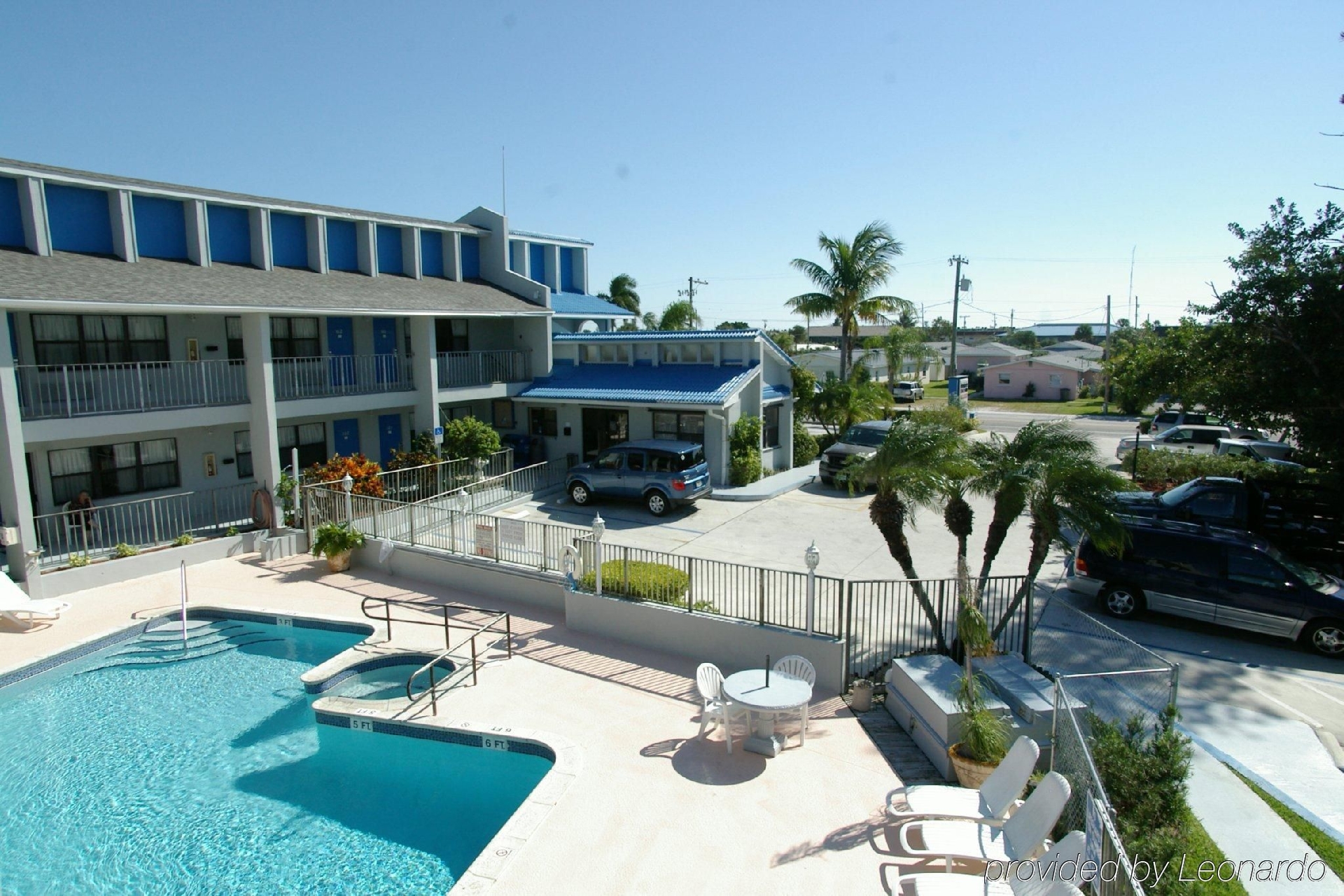 Dockside Inn & Resort0