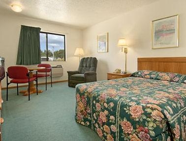 Super 8 Motel3