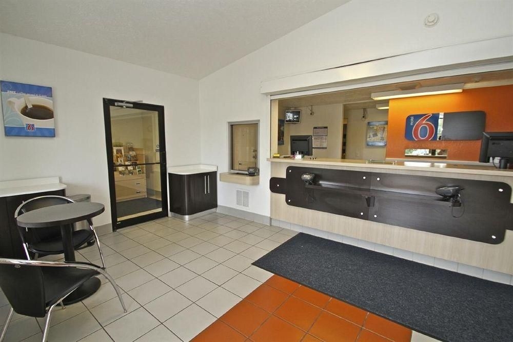 Motel 6 Ann Arbor3