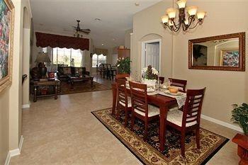 Affordable Orlando Villa Rentals2