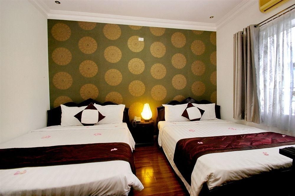 The Light 4 Hotel4