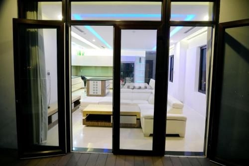 Night Sky Hotel2