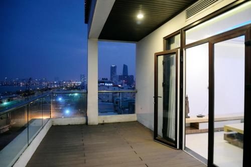 Night Sky Hotel3