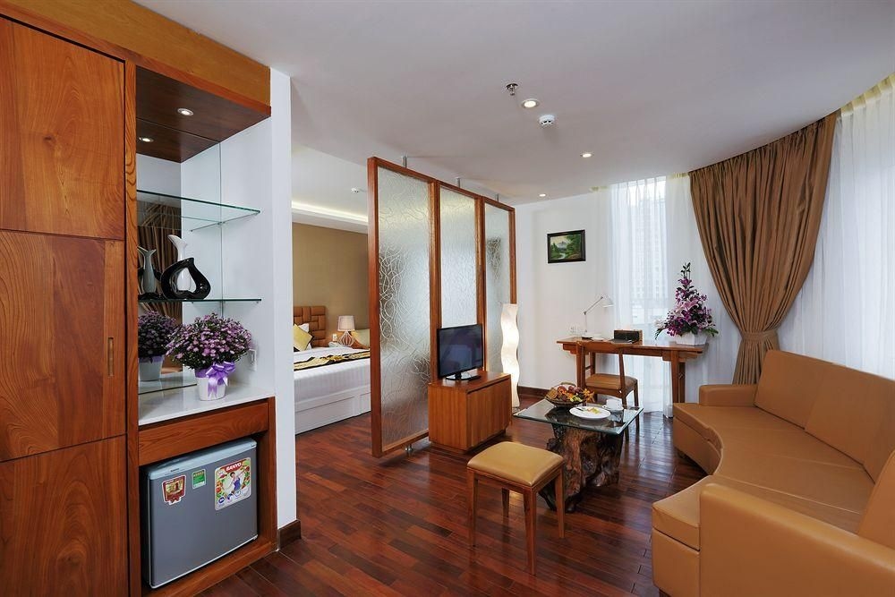 Cosmopolitan Hotel0