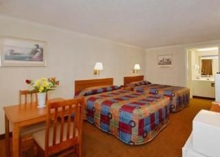Econo Lodge1