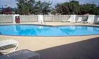Econo Lodge2