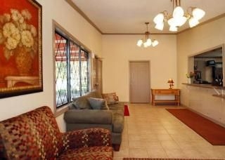 Econo Lodge3