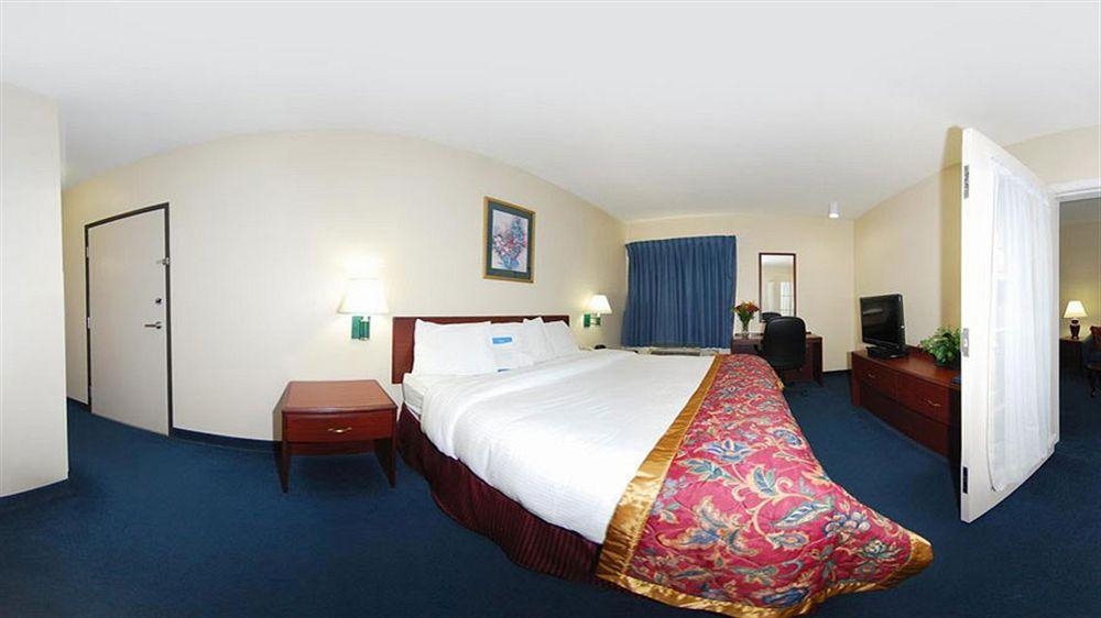 Baymont Inn And Suites Cedar Rapids4
