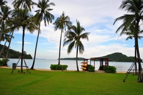 ภูเก็ต พันวา บีชฟรอนท์ รีสอร์ต (Phuket Panwa Beachfront Resort)3