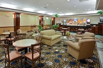 Holiday Inn Express Dodge City2