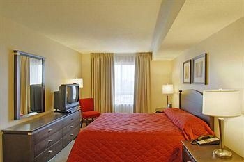Les Suites Hotel Ottawa1